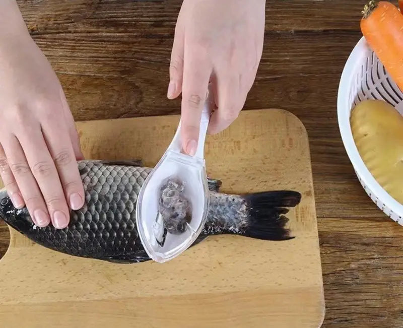 Manual Fish Scale Remover Kitchen Gadget with Lid